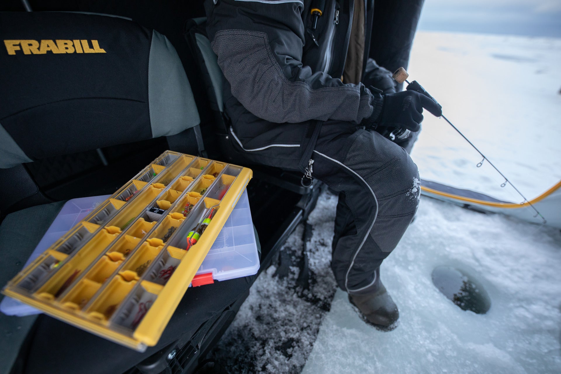 Edge Terminal Box 3700 LS Ice | Plano®