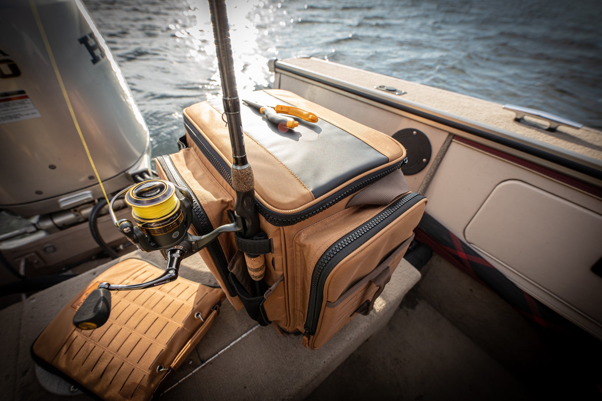 Guide Series Tackle Bag XL LS Packed On Boat | Plano®